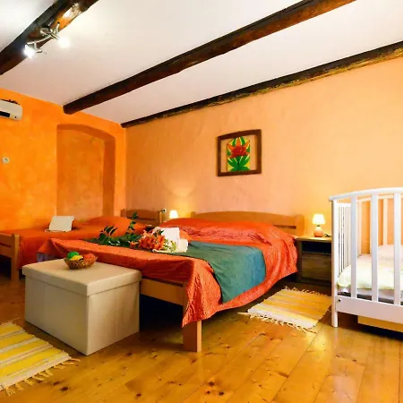 Ferienhaus Haus Bozac 100s *