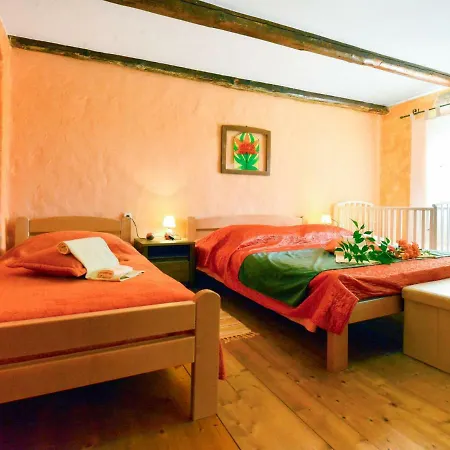 Ferienhaus Haus Bozac 100s *